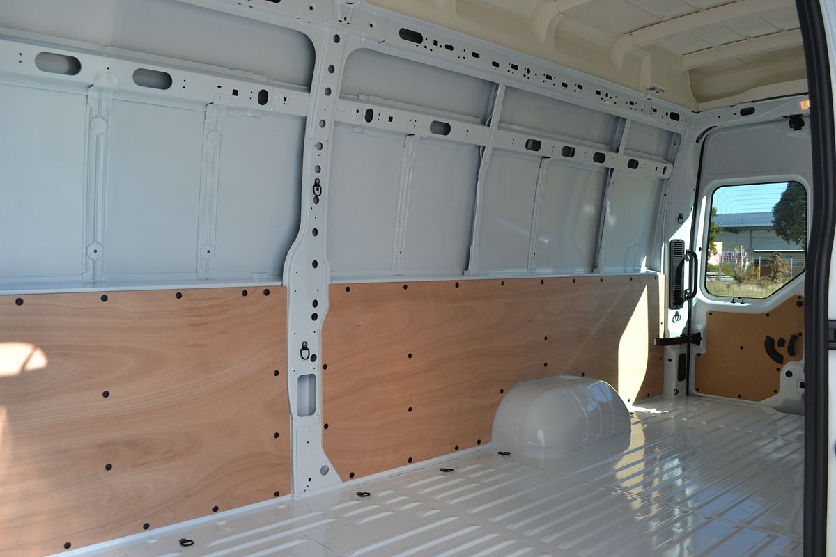 2024 Renault Master Pro 120kW X62 Phase 2 LWB
