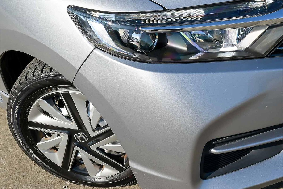 2019 Honda Shuttle Hybrid Honda L Sensing GP7