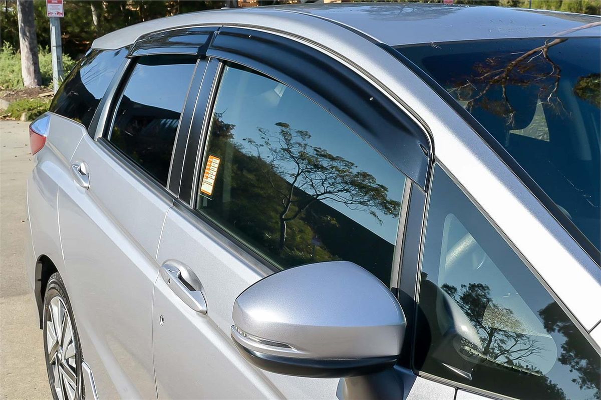 2019 Honda Shuttle Hybrid Honda L Sensing GP7