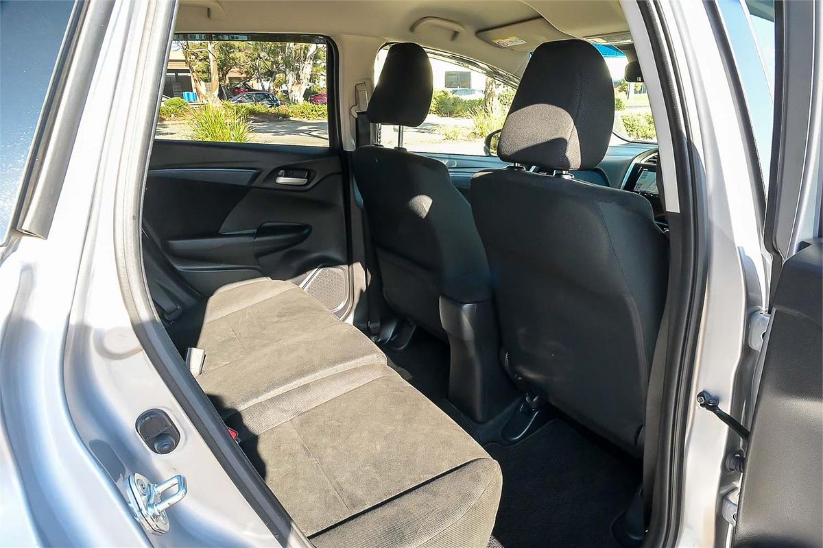 2019 Honda Shuttle Hybrid Honda L Sensing GP7