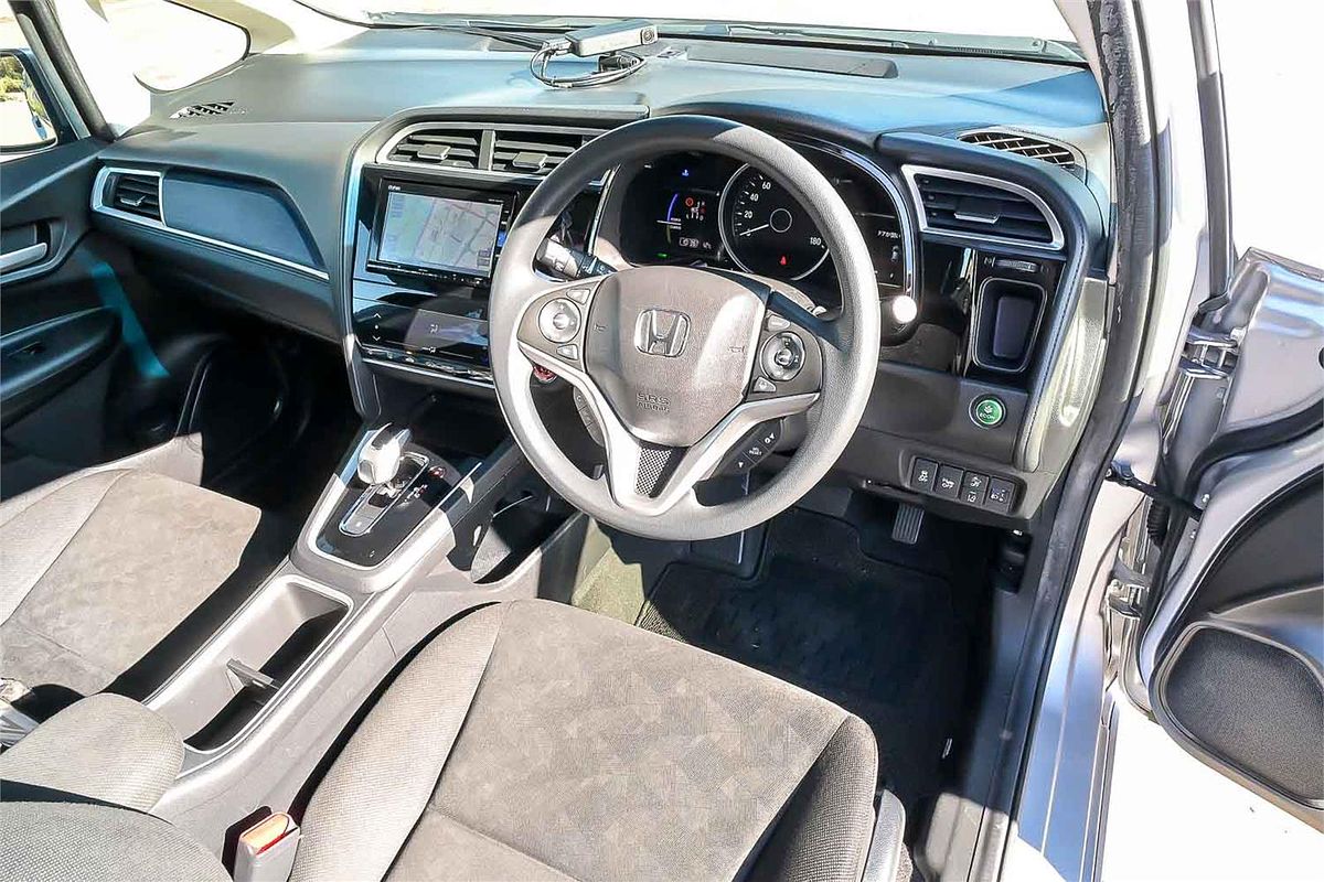 2019 Honda Shuttle Hybrid Honda L Sensing GP7