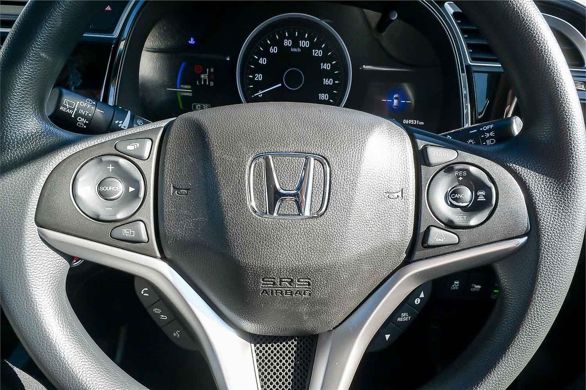 2019 Honda Shuttle Hybrid Honda L Sensing GP7