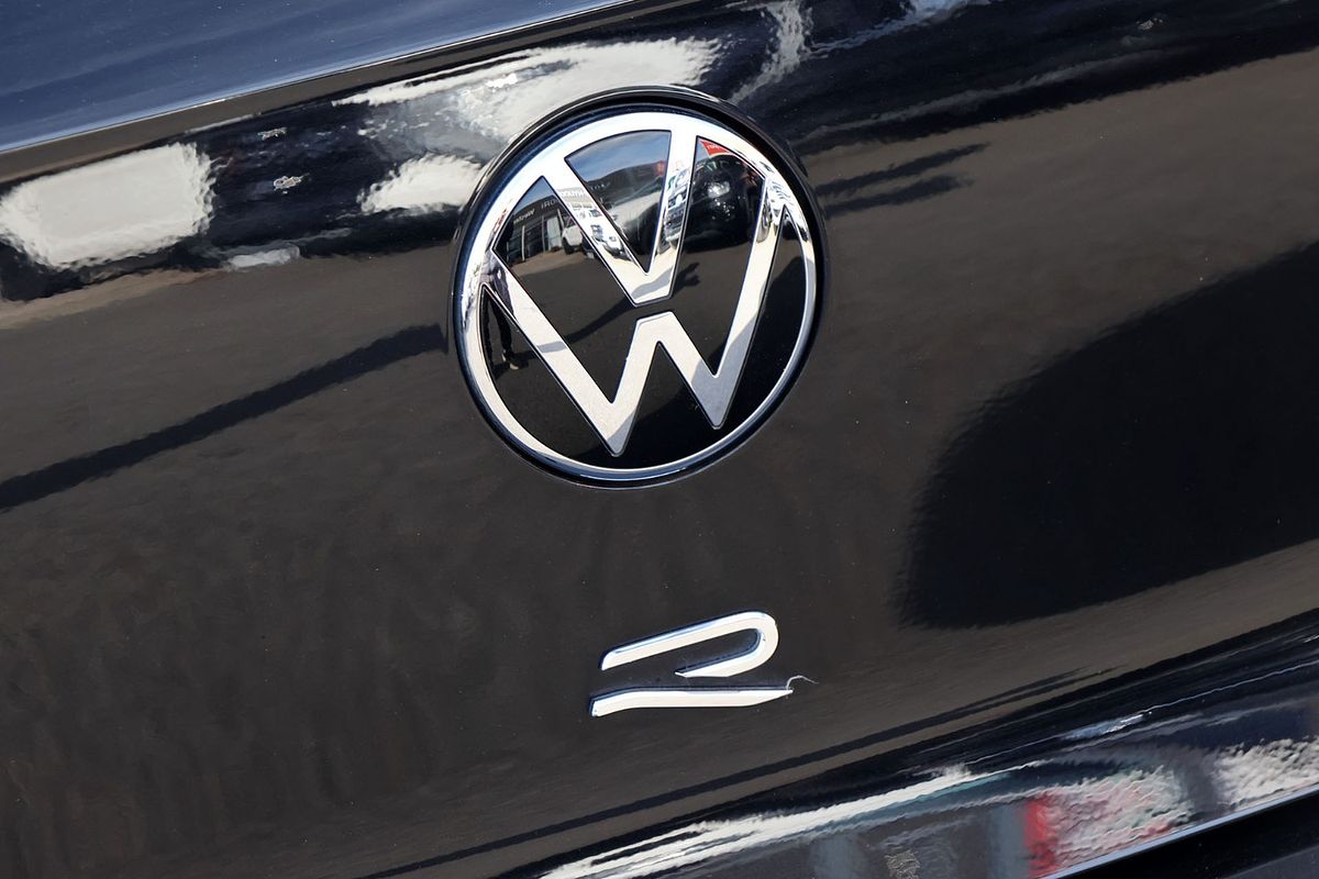 2022 Volkswagen Golf R 8