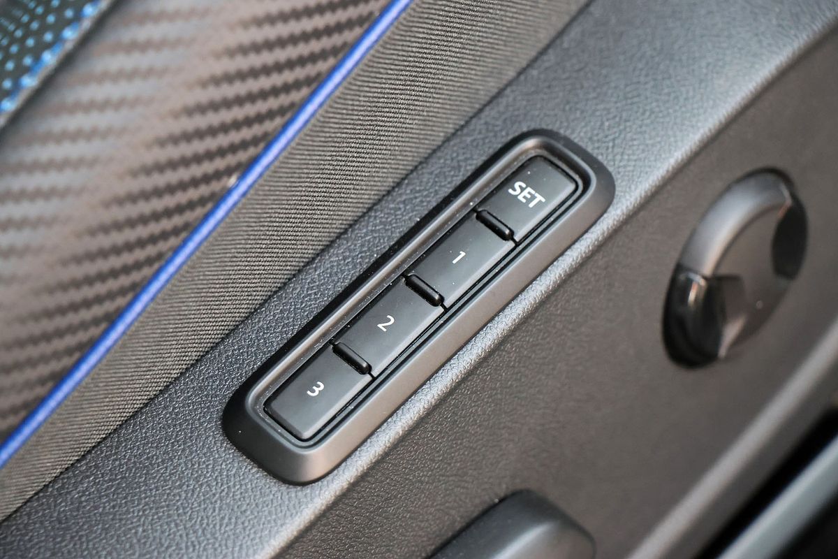2022 Volkswagen Golf R 8