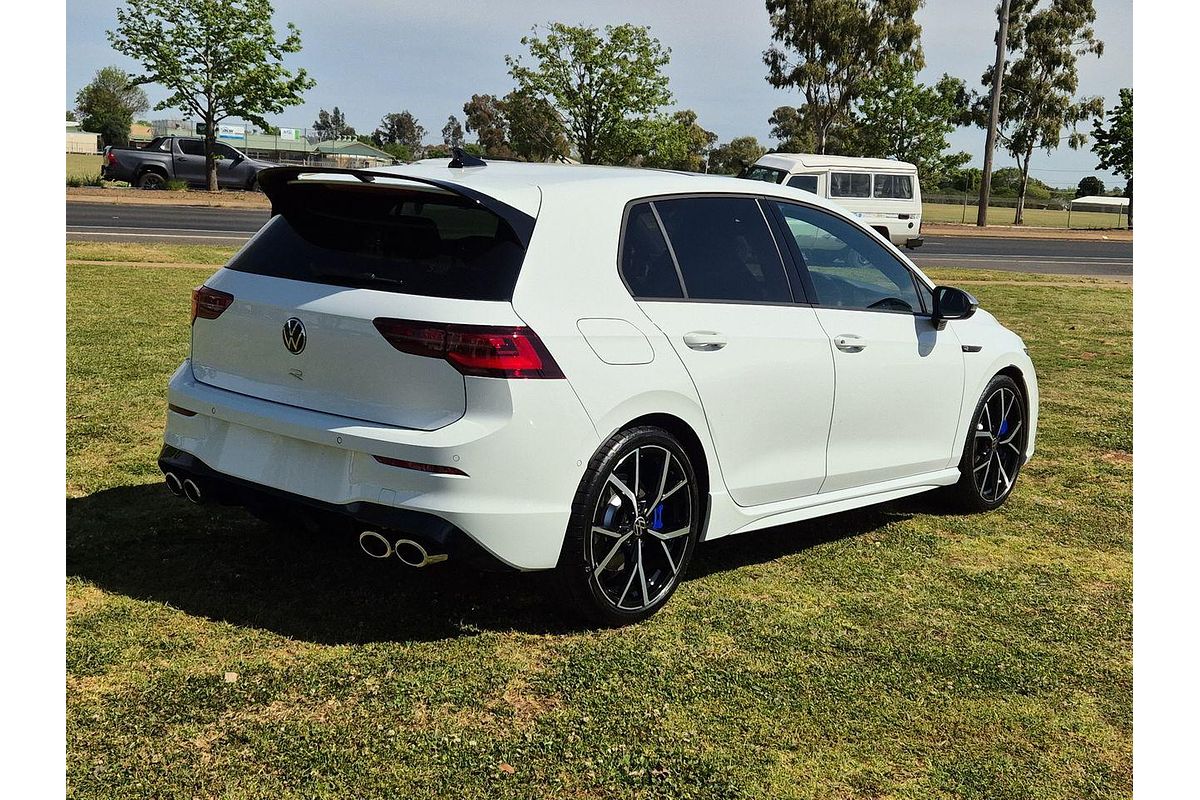 2024 Volkswagen Golf R 8