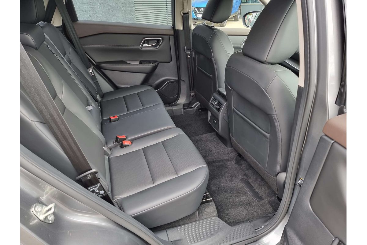 2024 Nissan X-TRAIL ST-L T33