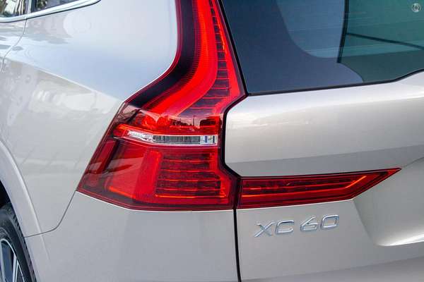 2024 Volvo XC60 Ultra B5 Bright