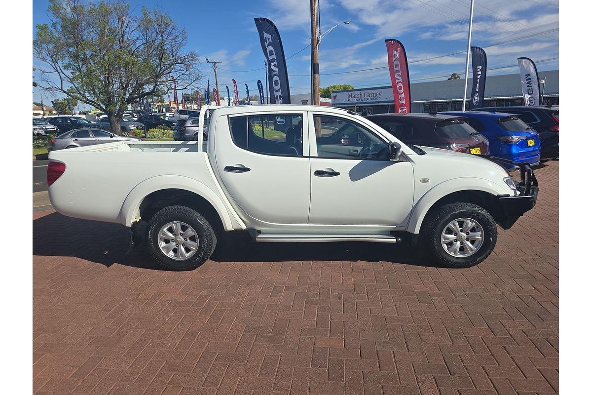 2015 Mitsubishi Triton GLX MN 4X4