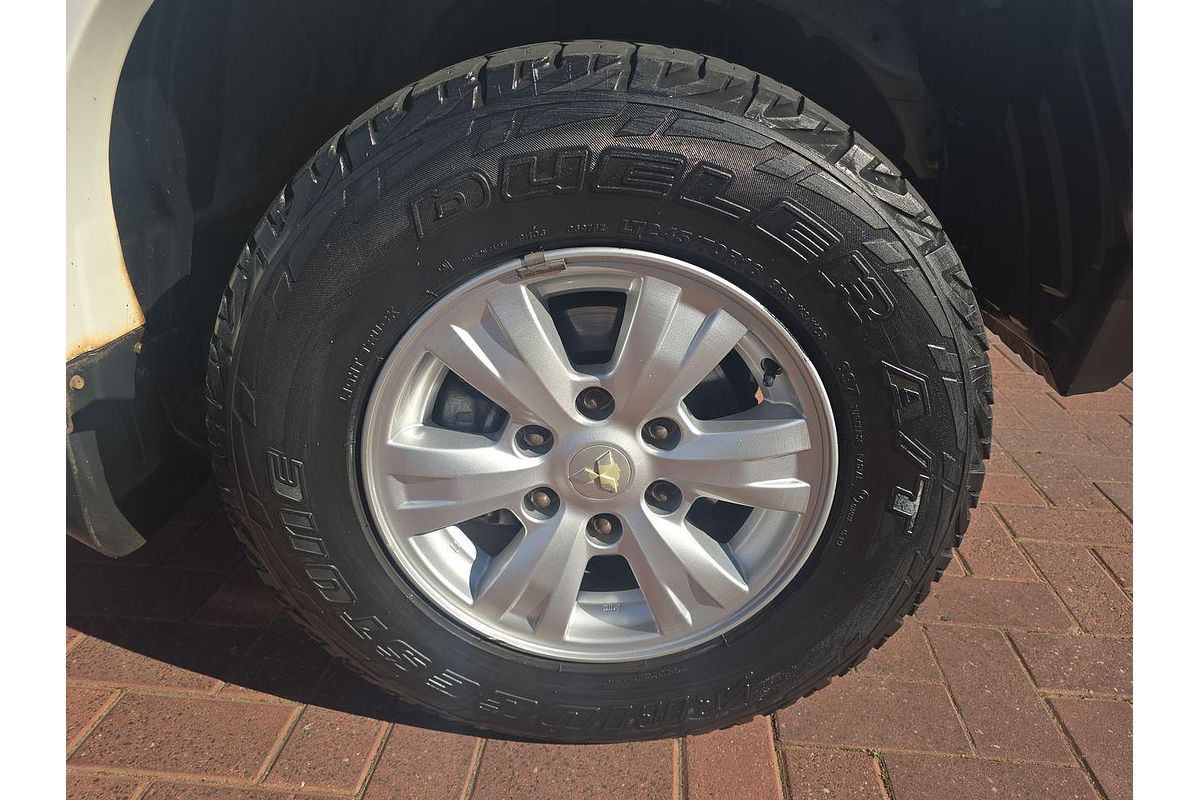 2015 Mitsubishi Triton GLX MN 4X4