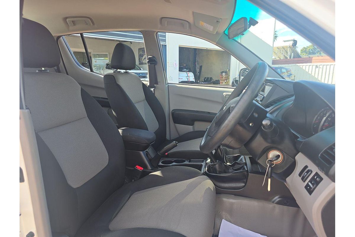 2015 Mitsubishi Triton GLX MN 4X4