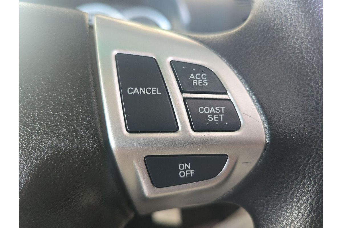 2015 Mitsubishi Triton GLX MN 4X4