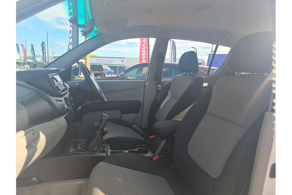 2015 Mitsubishi Triton GLX MN 4X4