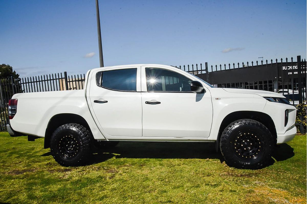 2019 Mitsubishi Triton GLX MR 4X4