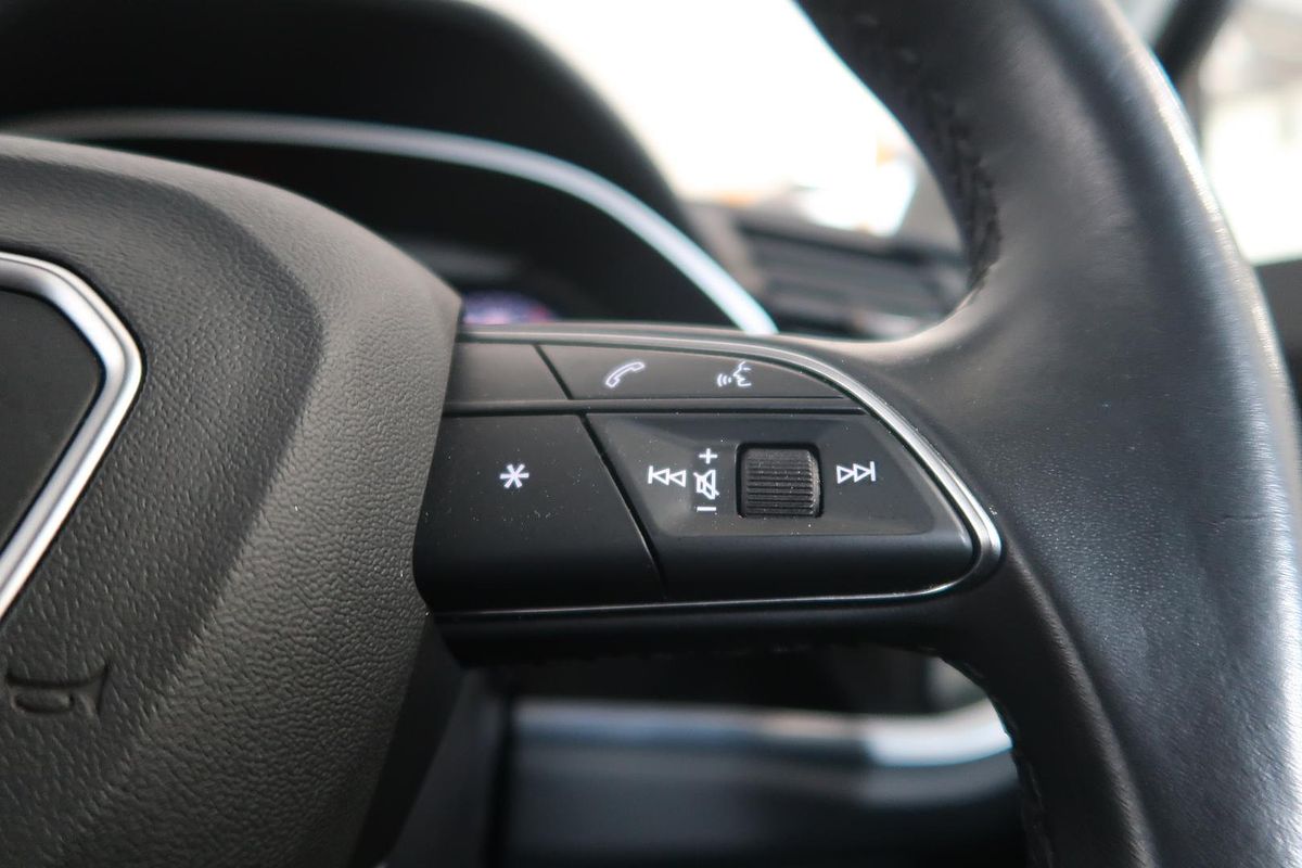2021 Audi Q3 35 TFSI S Line F3
