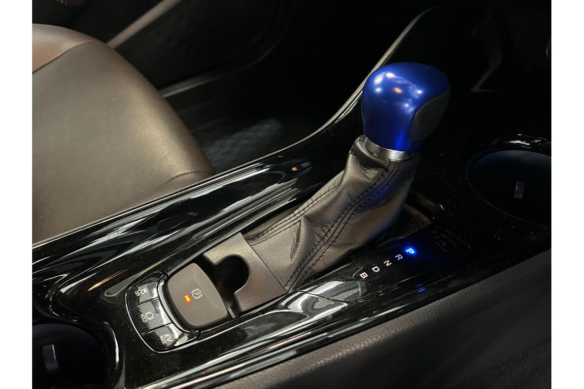 2017 Toyota C-HR HYBRID G ZYX10