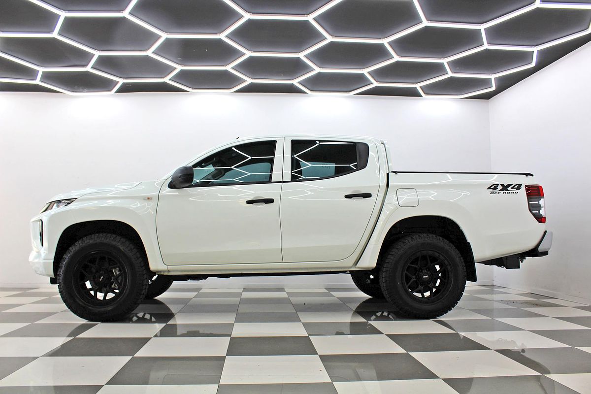 2020 Mitsubishi Triton GLX ADAS MR 4X4