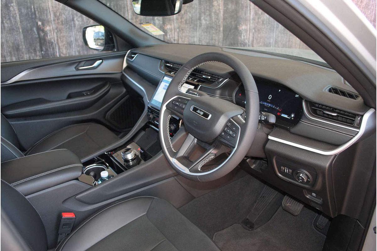 2023 Jeep Grand Cherokee Night Eagle WL