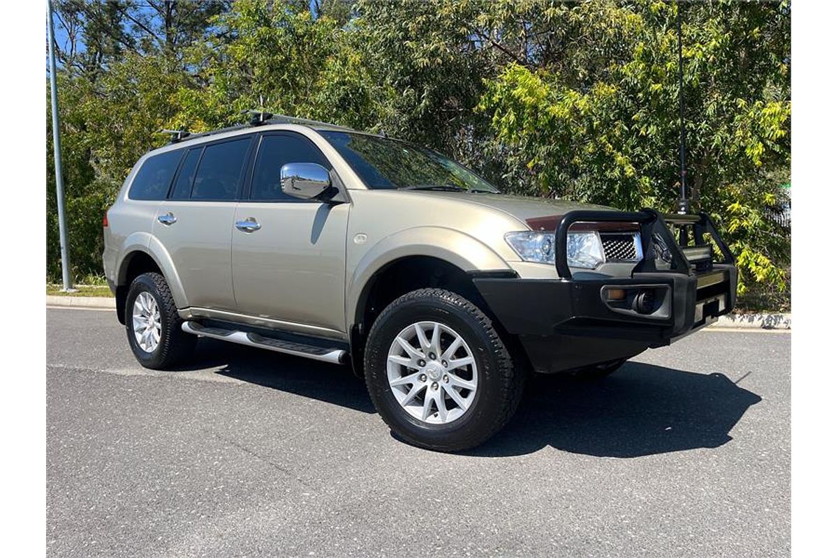 2010 Mitsubishi Challenger LS PB