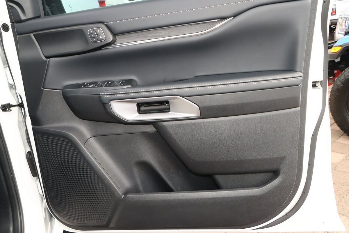 2023 Ford Everest Platinum