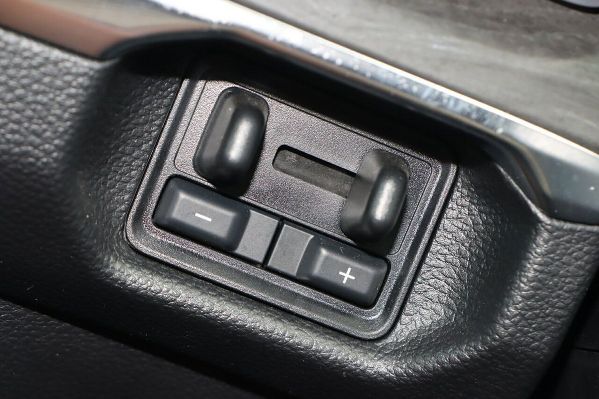 2023 Ford Everest Platinum