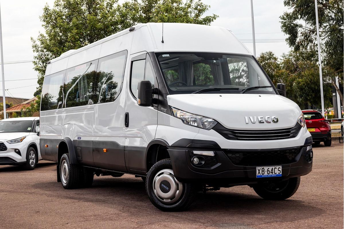 2021 Iveco Daily Minibus Shuttle 16