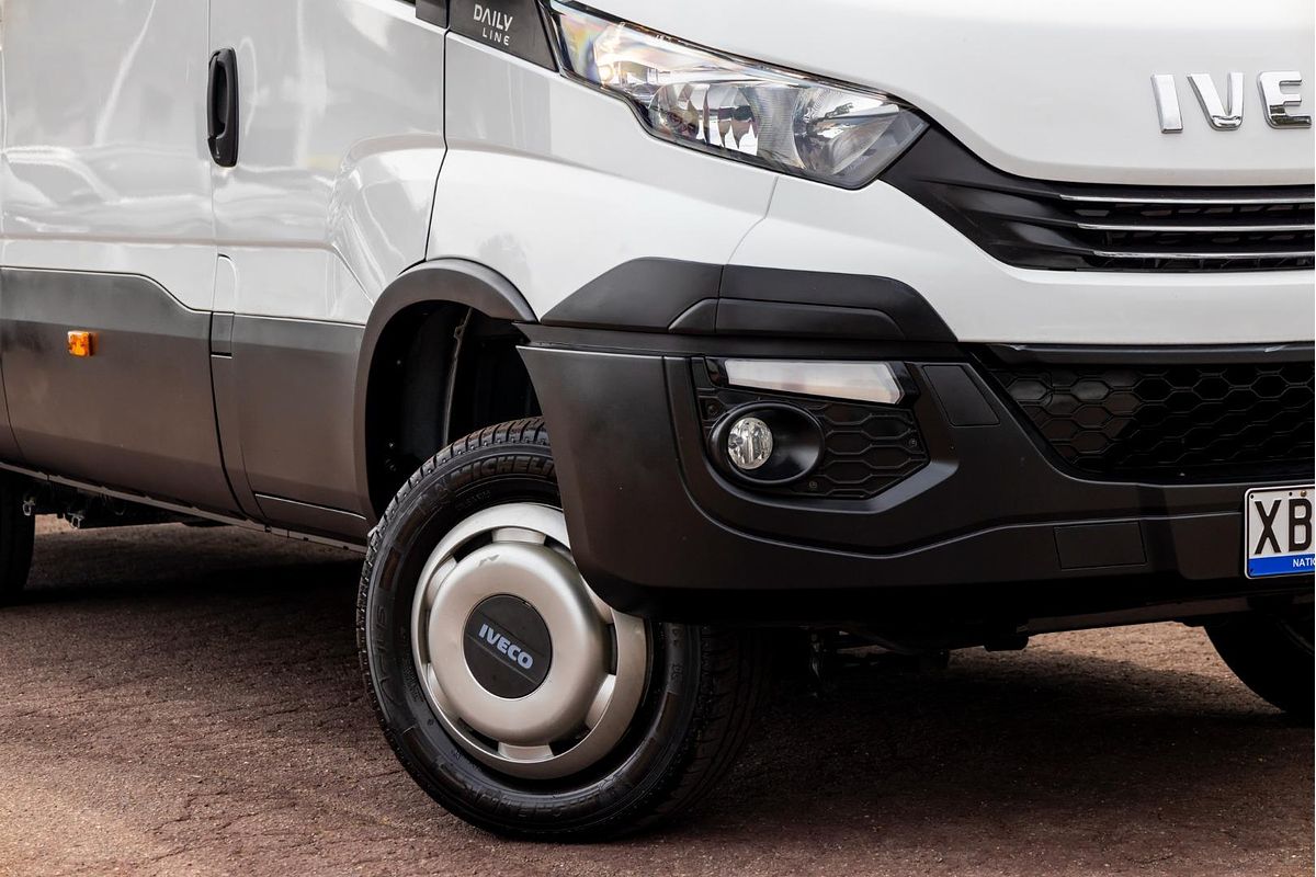2021 Iveco Daily Minibus Shuttle 16
