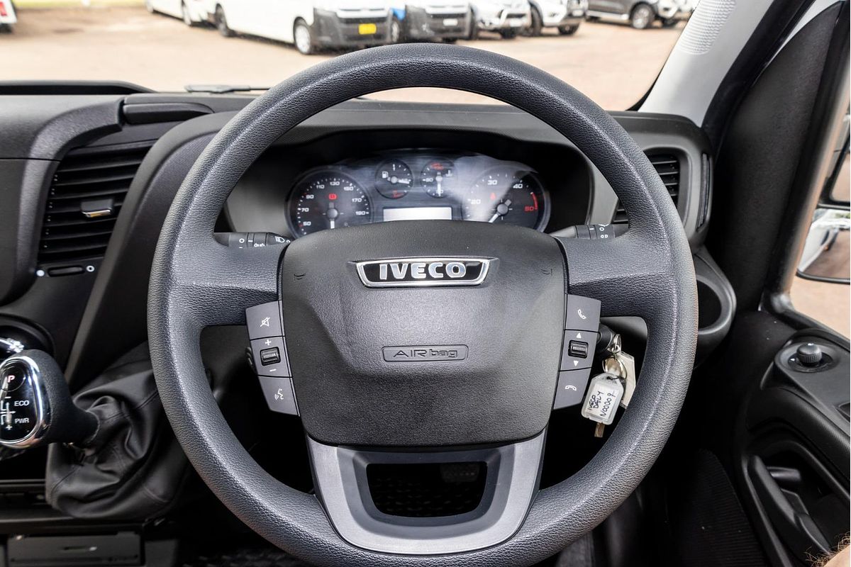 2021 Iveco Daily Minibus Shuttle 16