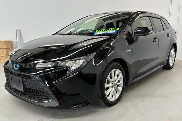 2019 Toyota Corolla Touring Hybrid Touring Hybrid S ZWE211