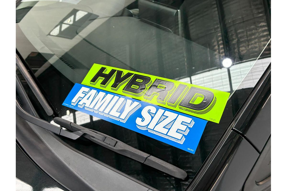 2019 Toyota Corolla Touring Hybrid Touring Hybrid S ZWE211