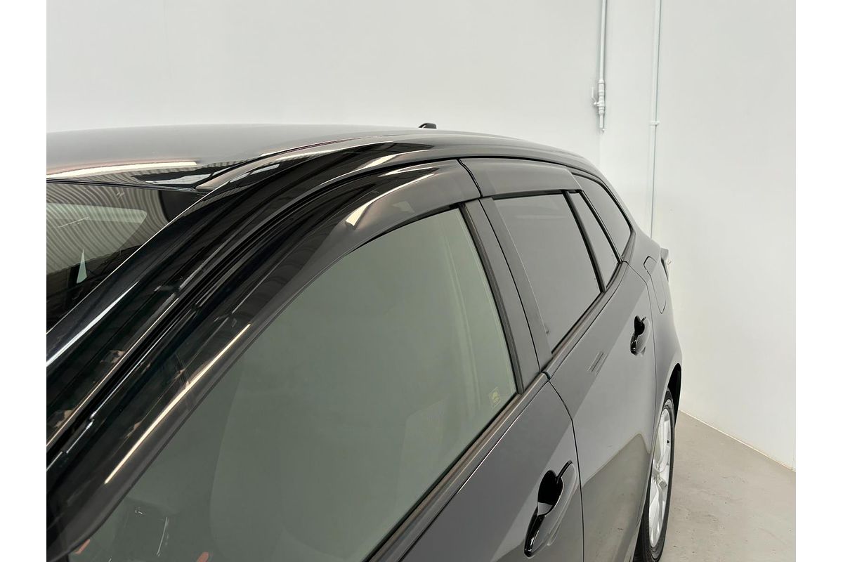 2019 Toyota Corolla Touring Hybrid Touring Hybrid S ZWE211