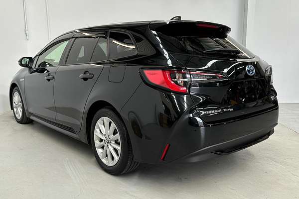 2019 Toyota Corolla Touring Hybrid Touring Hybrid S ZWE211