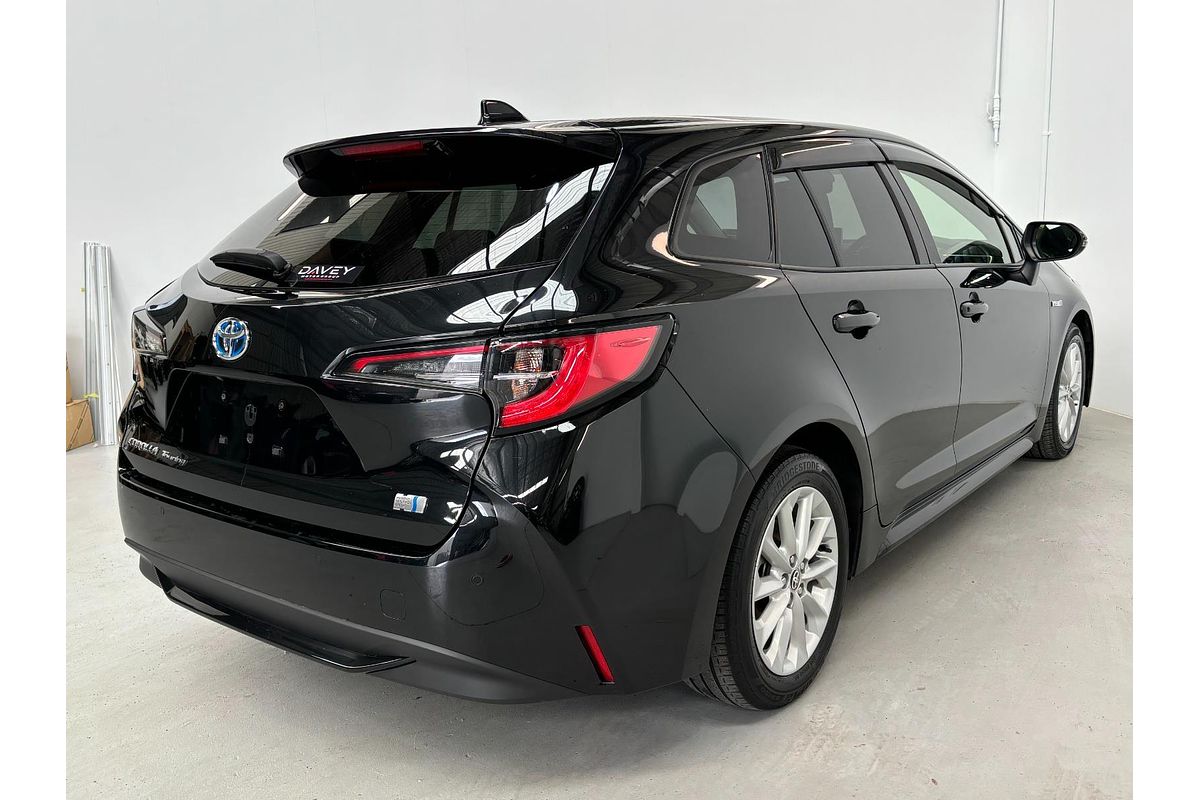 2019 Toyota Corolla Touring Hybrid Touring Hybrid S ZWE211