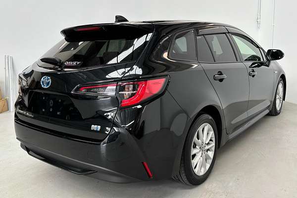 2019 Toyota Corolla Touring Hybrid Touring Hybrid S ZWE211