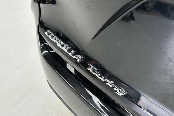 2019 Toyota Corolla Touring Hybrid Touring Hybrid S ZWE211
