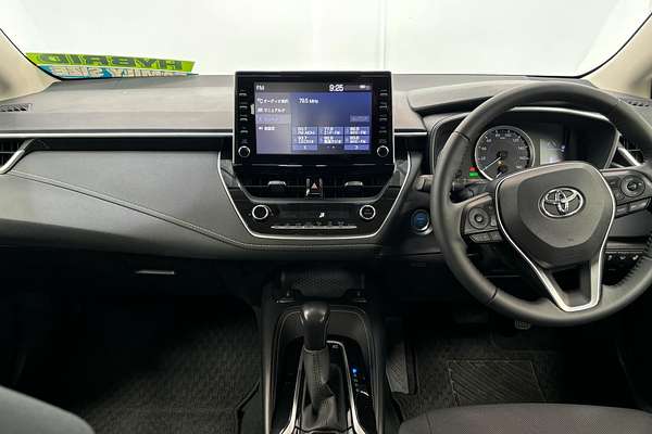 2019 Toyota Corolla Touring Hybrid Touring Hybrid S ZWE211