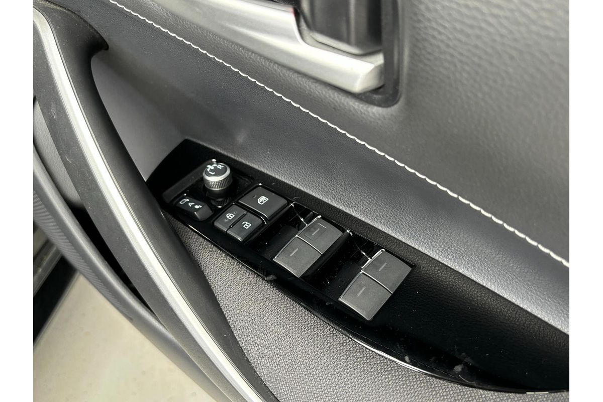 2019 Toyota Corolla Touring Hybrid Touring Hybrid S ZWE211