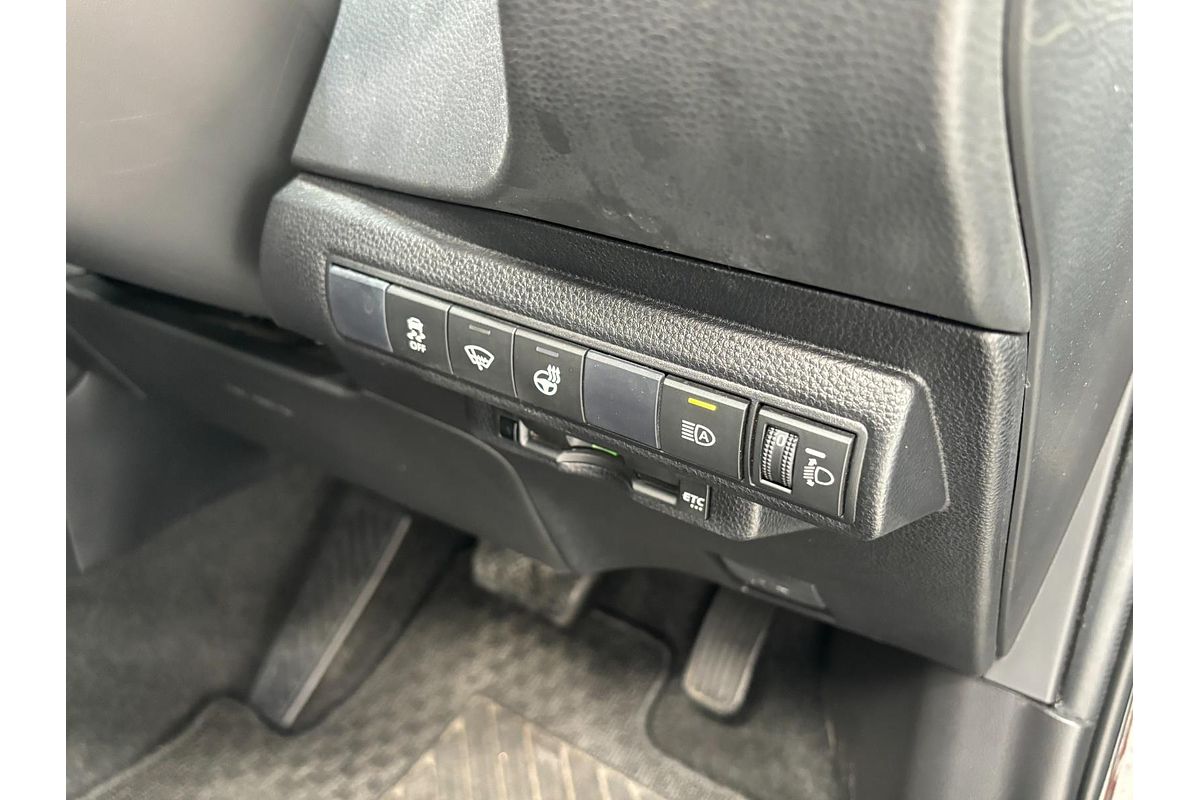 2019 Toyota Corolla Touring Hybrid Touring Hybrid S ZWE211