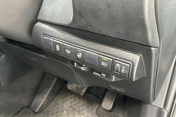 2019 Toyota Corolla Touring Hybrid Touring Hybrid S ZWE211