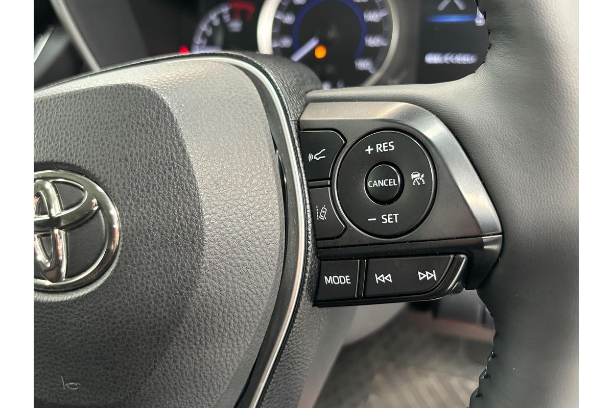 2019 Toyota Corolla Touring Hybrid Touring Hybrid S ZWE211