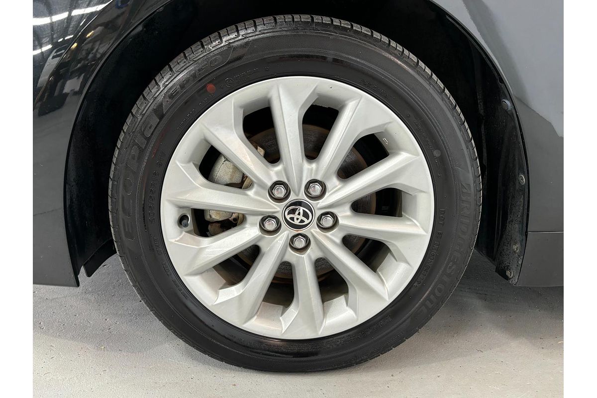 2019 Toyota Corolla Touring Hybrid Touring Hybrid S ZWE211