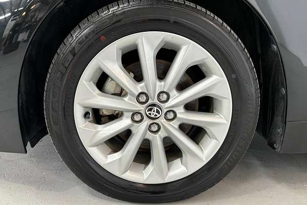 2019 Toyota Corolla Touring Hybrid Touring Hybrid S ZWE211
