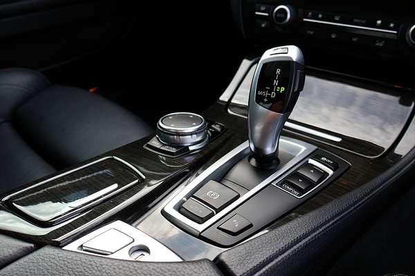 2015 BMW 5 Series 520i M Sport F10 LCI