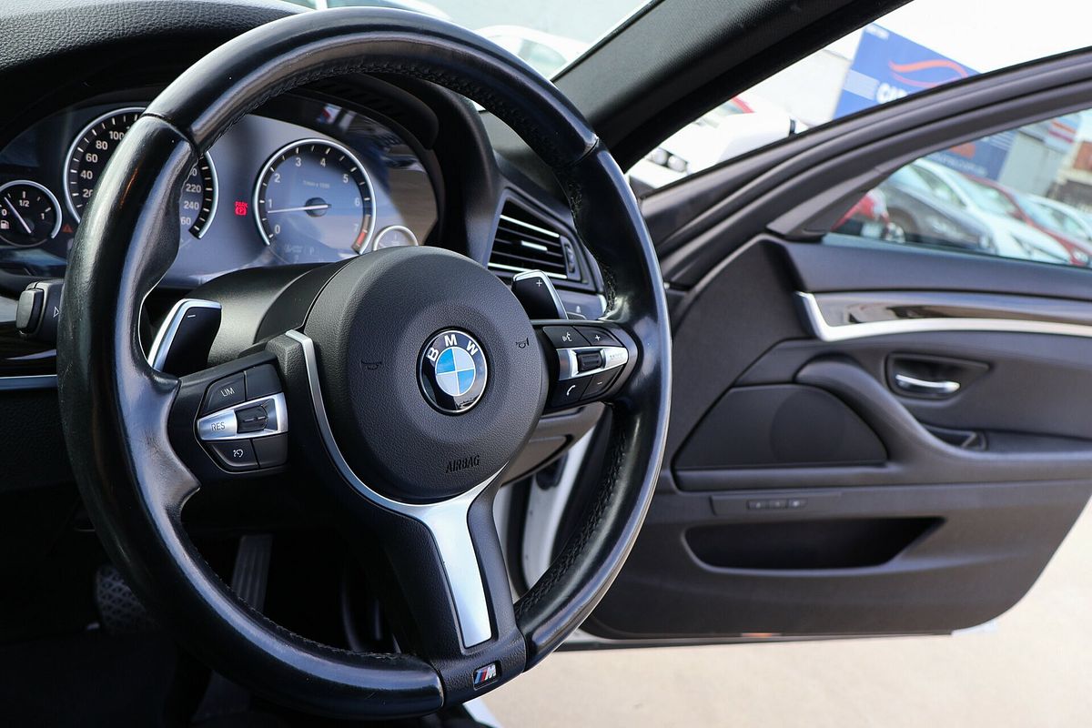 2015 BMW 5 Series 520i M Sport F10 LCI