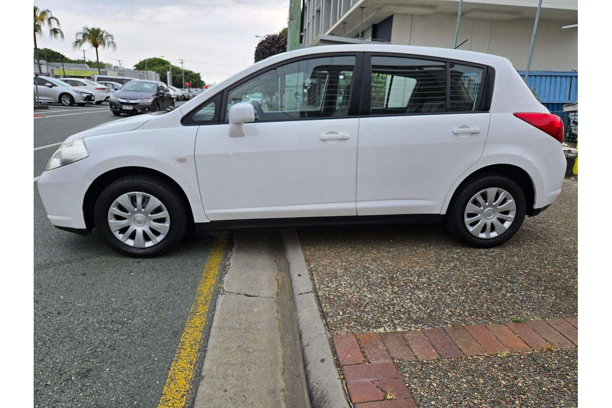 2009 Nissan Tiida ST C11