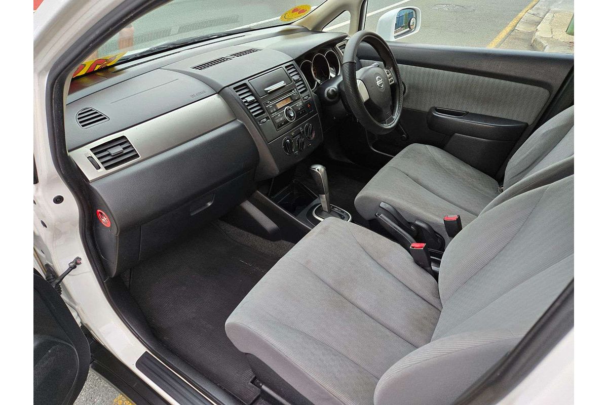 2009 Nissan Tiida ST C11