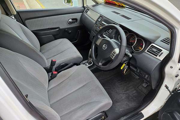 2009 Nissan Tiida ST C11