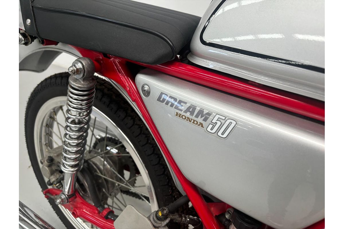 1997 Honda Dream 50 / AC15 (CB50) Dream