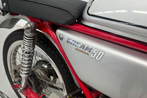 1997 Honda Dream 50 / AC15 (CB50) Dream