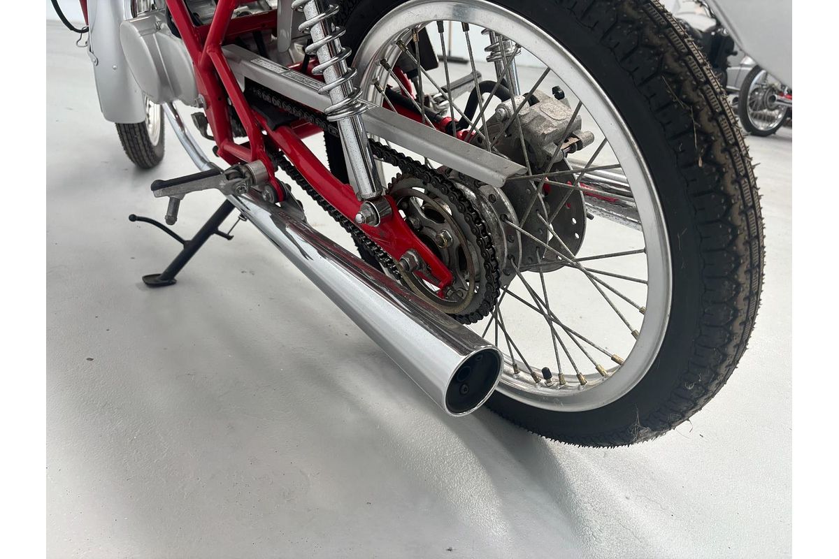 1997 Honda Dream 50 / AC15 (CB50) Dream