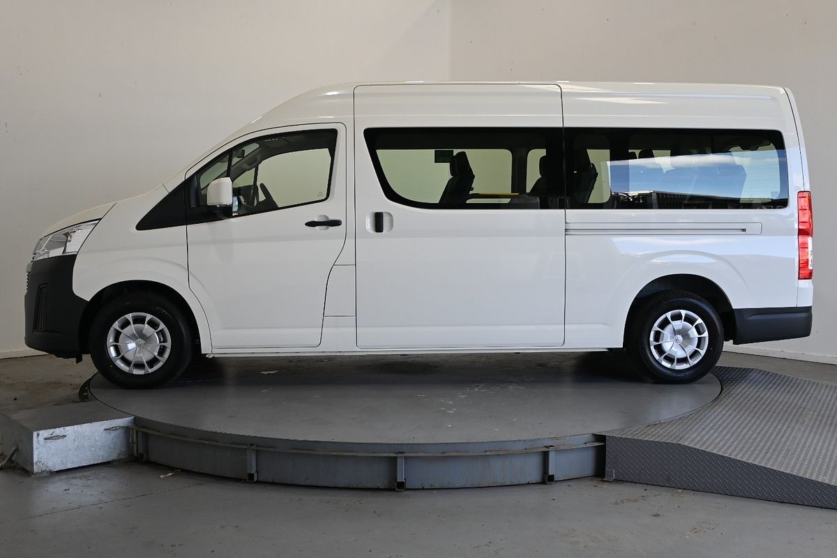 2024 Toyota Hiace Bus SLWB 2.8L T005 9633060G1